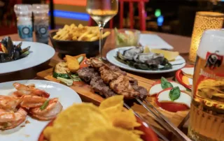 Onbeperkt eten bij FoodExplore in The Wall voor een vaste prijs