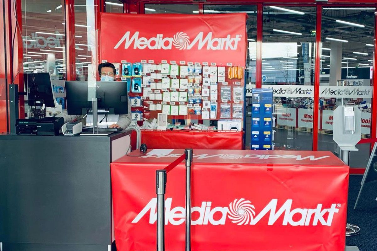 Volle bak voor de deur bij Media Markt Amsterdam Centrum